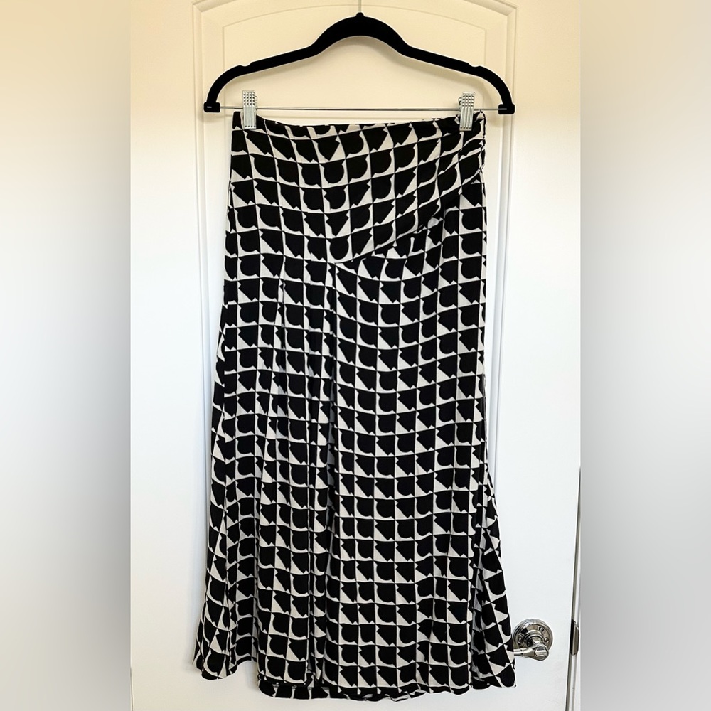 Zara Geo Abstract Print Midi Skirt In Size S - image 4